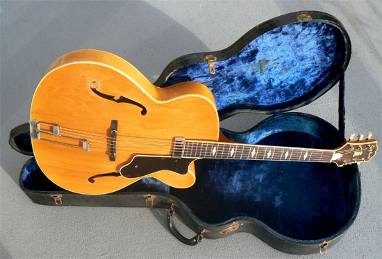 ギター 1953 Epiphone Triumph Regent 1953 Epiphone Triumph Regent - Black Book Guitars